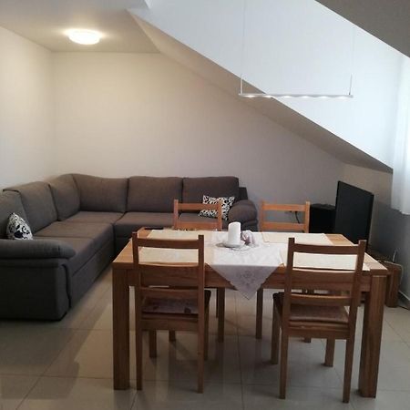 Ferienwohnung Slavuj Novi Sad Exterior foto