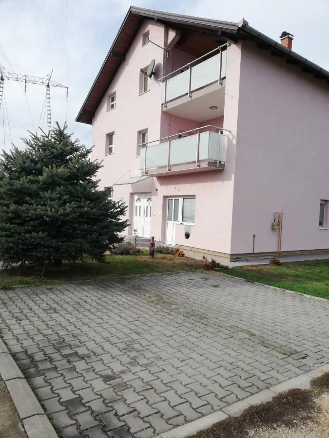Ferienwohnung Slavuj Novi Sad Exterior foto