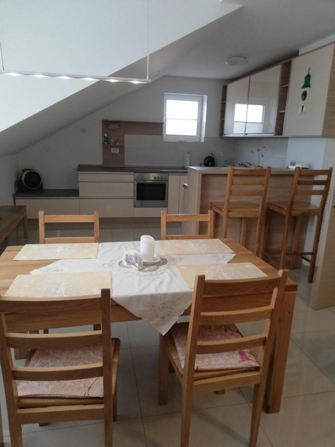 Ferienwohnung Slavuj Novi Sad Exterior foto